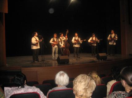 Концерт тамбурашког састава "Равница"  у сали НИС-а 